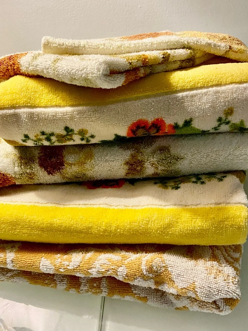 Vintage Flowered & Fringed Bath Towels